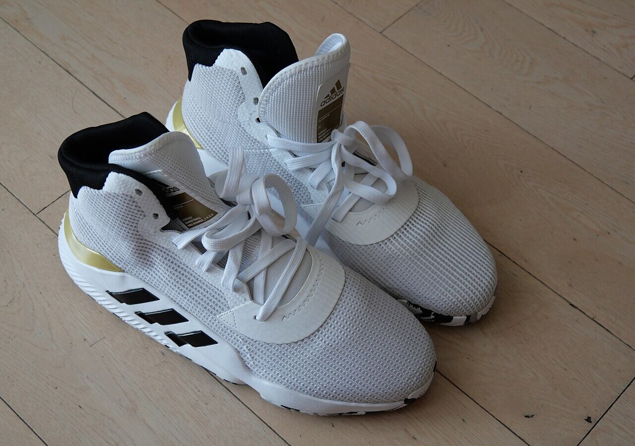 athletic sneakers for sizing